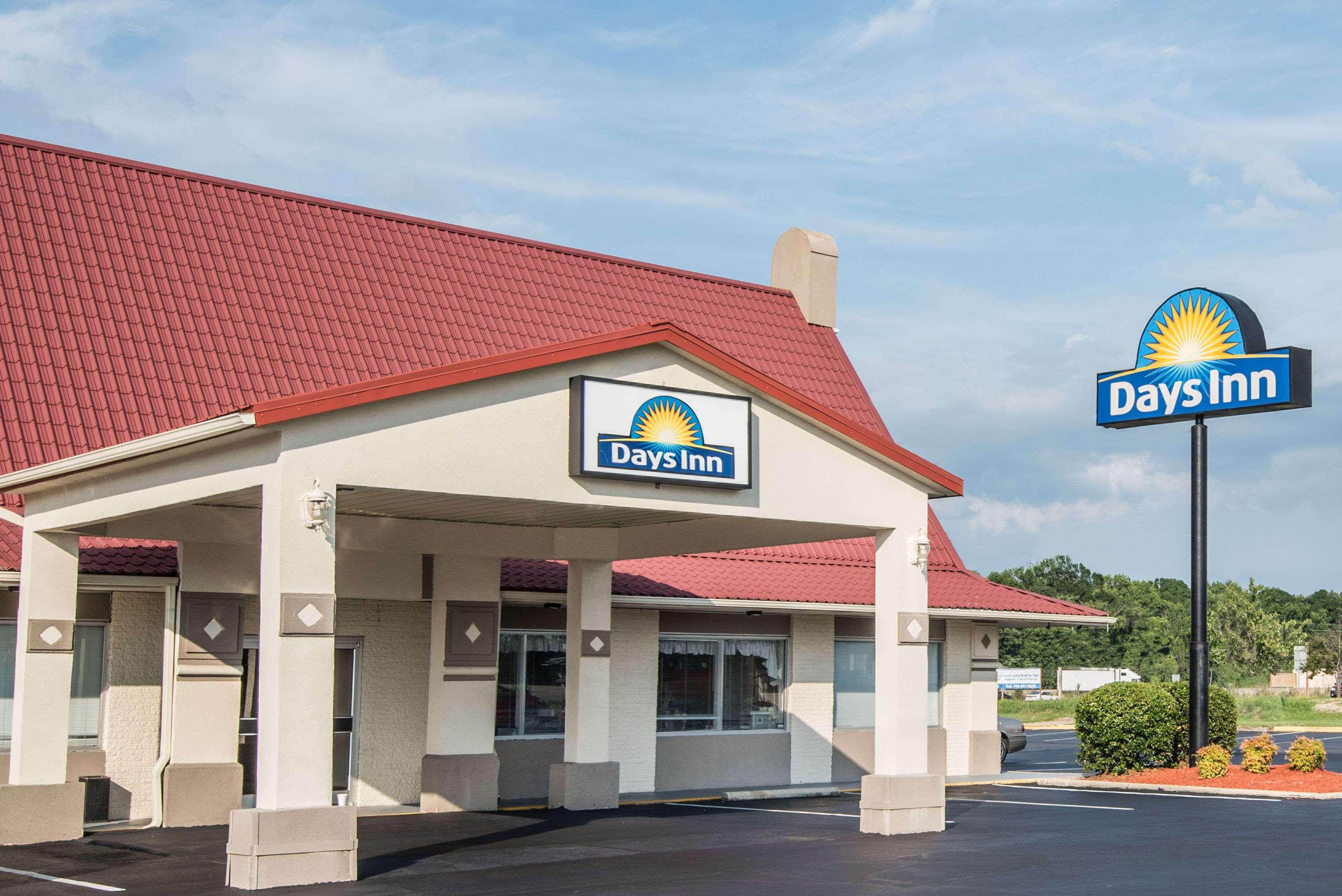 Ramada By Wyndham Lumberton Hotel Exterior photo