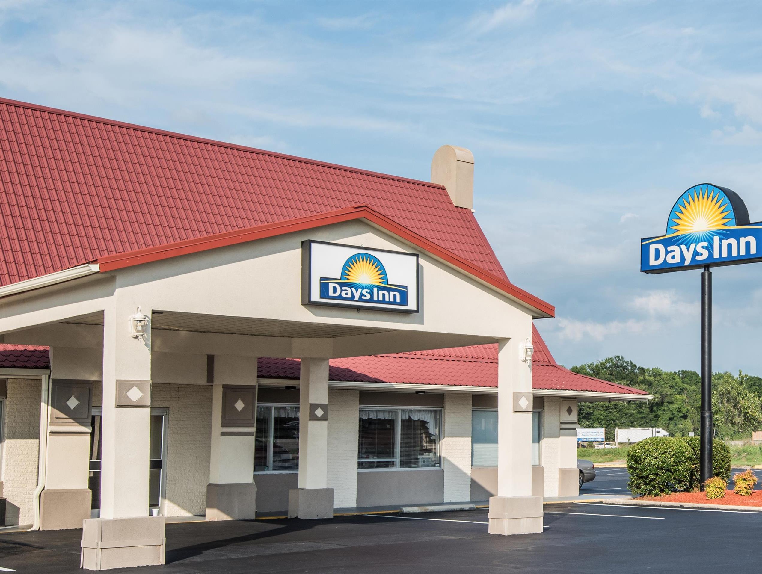 Ramada By Wyndham Lumberton Hotel Exterior photo